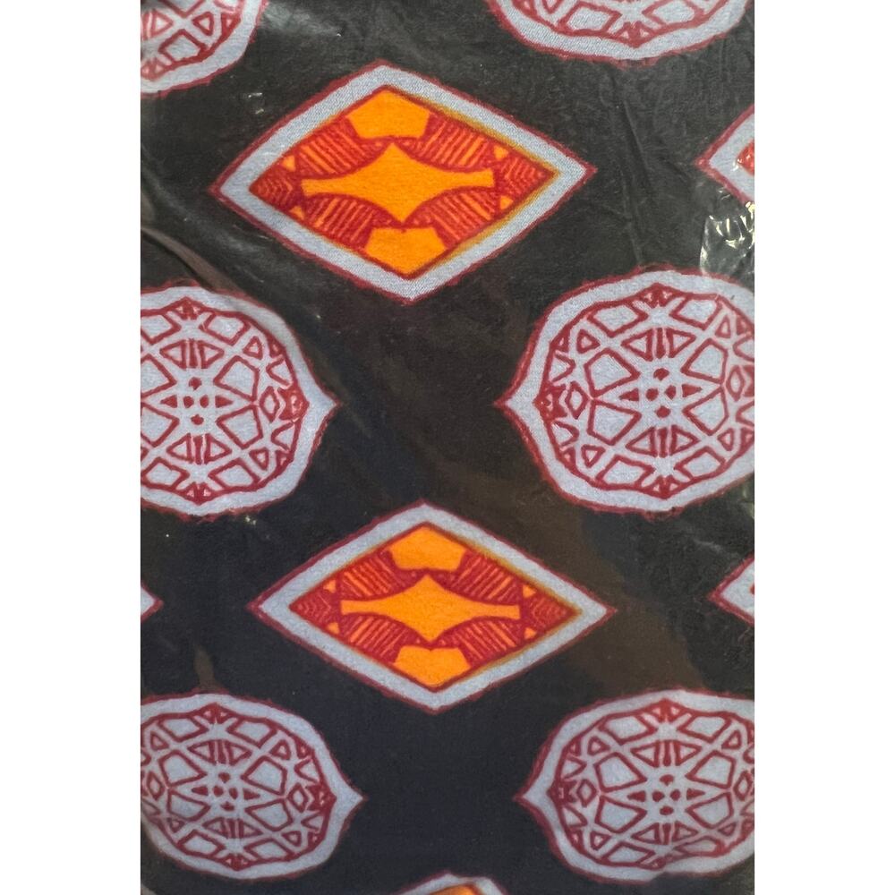 TC LuLaRoe leggings.‎ Fits sizes 10/12-18/20